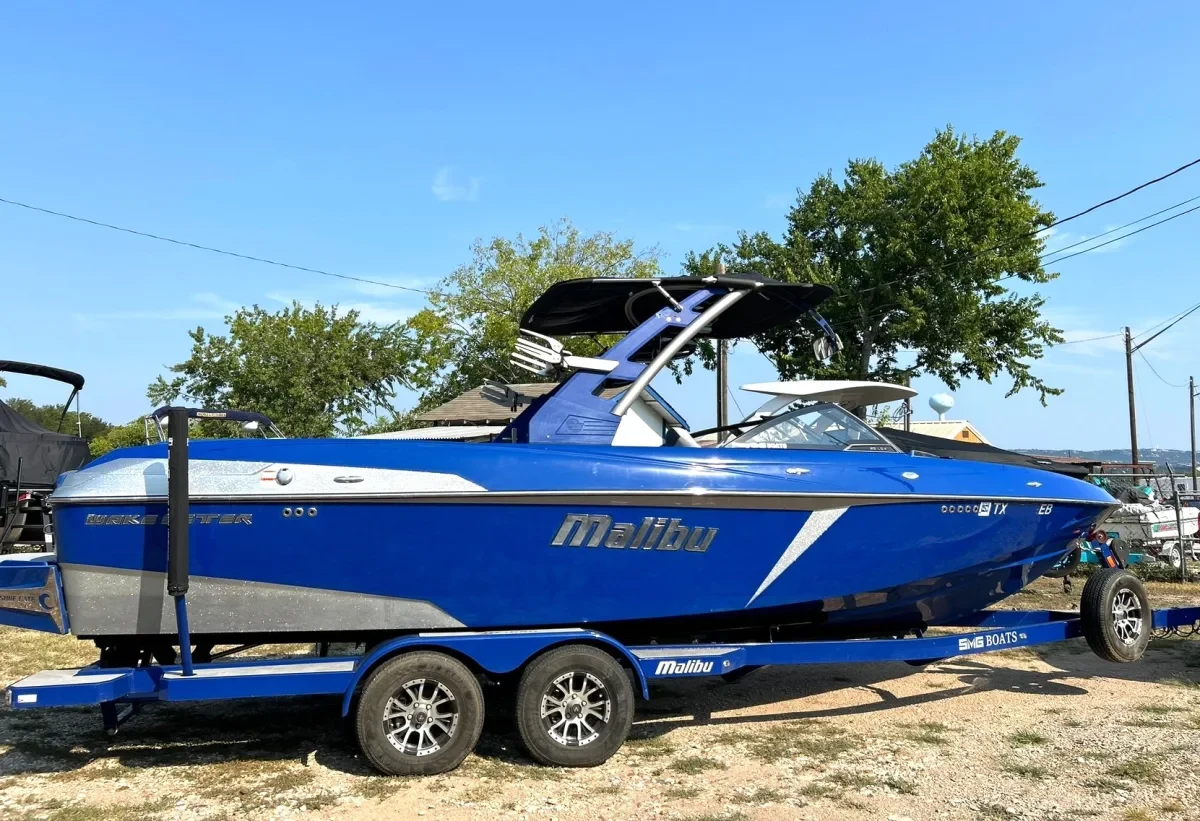 2017 Malibu Wakesetter 25 LSV