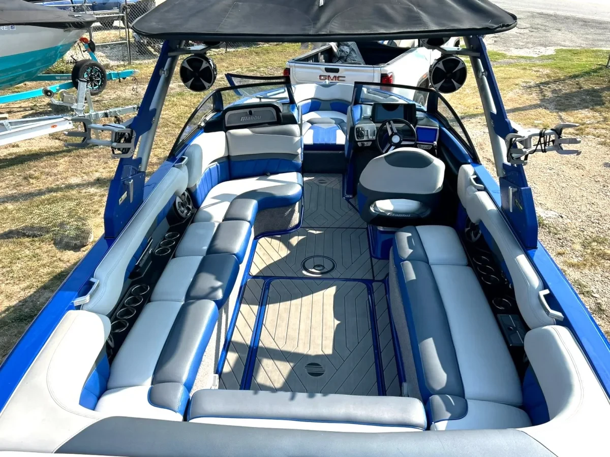 2017 Malibu Wakesetter 25 LSV