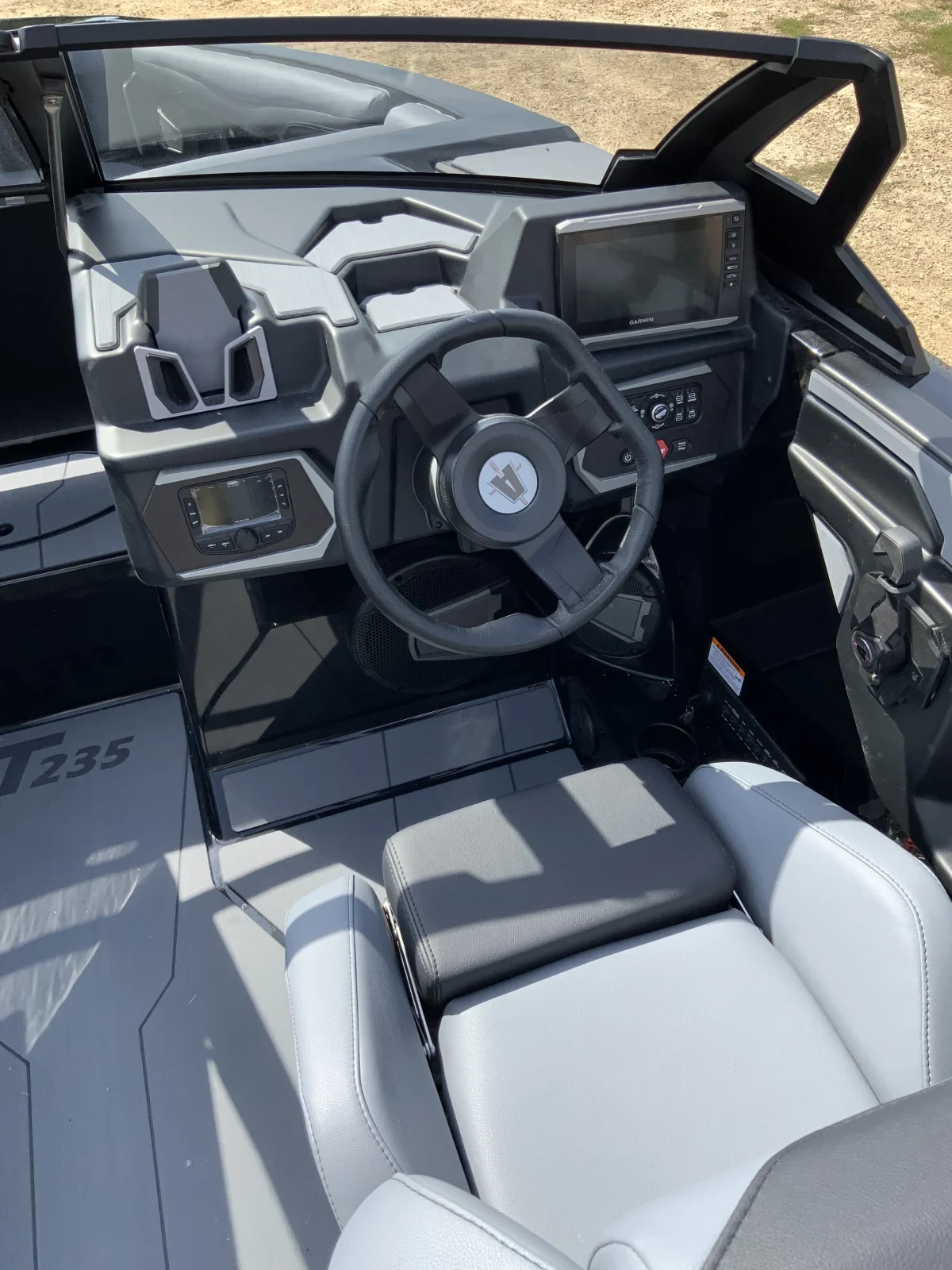 2026 AXIS T235 Wake Boat