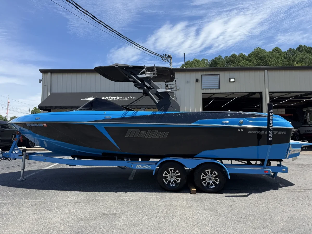 2017 Malibu 25 LSV