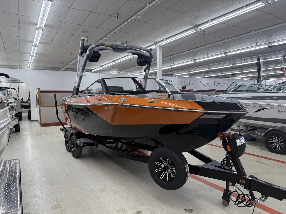 2025 MALIBU 23 LSV Wakesetter w/ M6DI and TRL