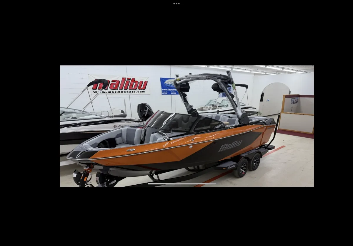2025 MALIBU 23 LSV Wakesetter w/ M6DI and TRL