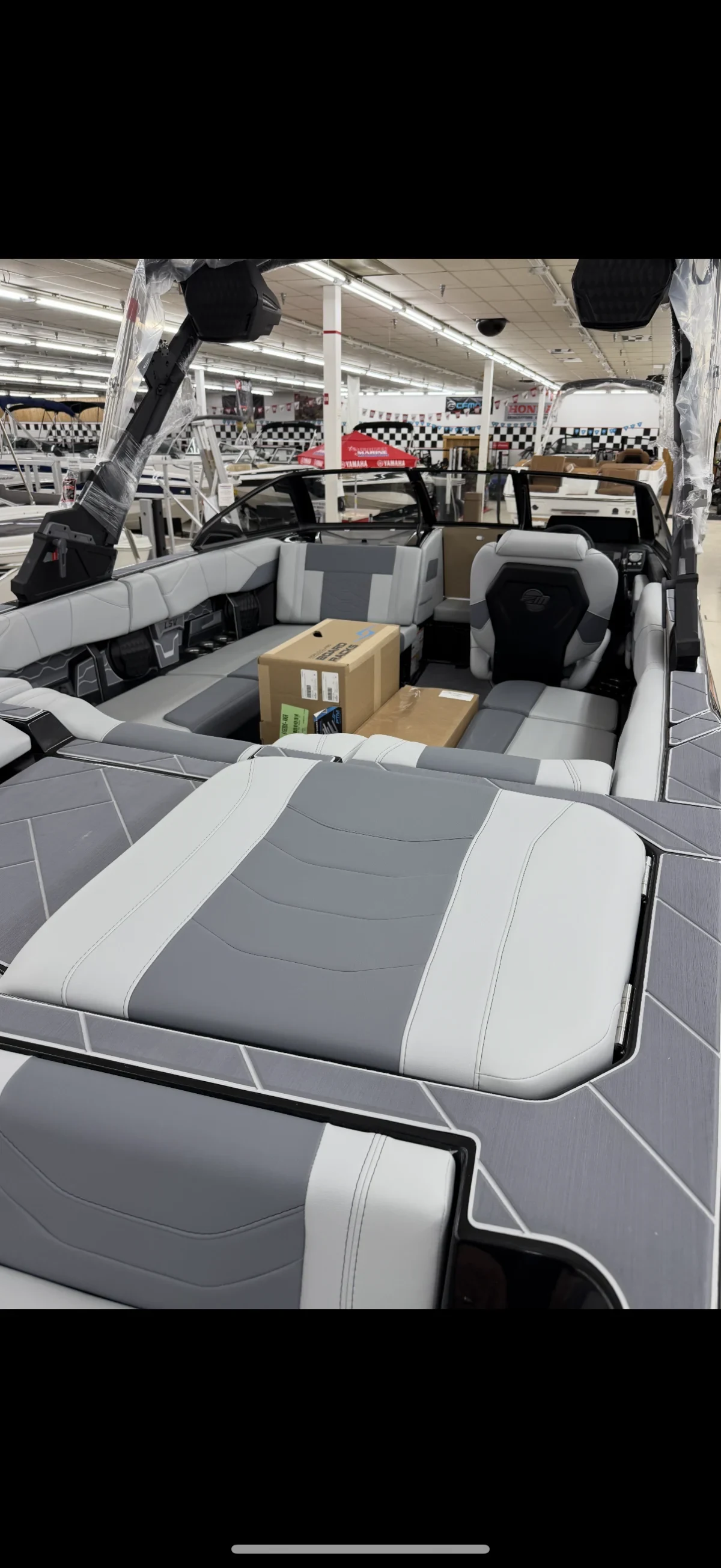 2025 MALIBU 23 LSV Wakesetter w/ M6DI and TRL