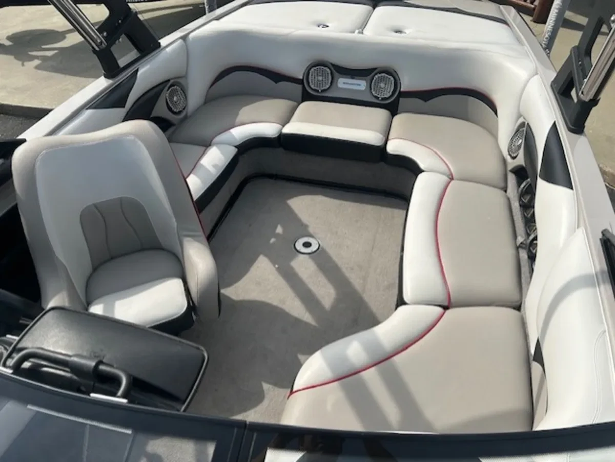 2012 Wakesetter VLX Malibu Boats for sale in Baxter Minnesota