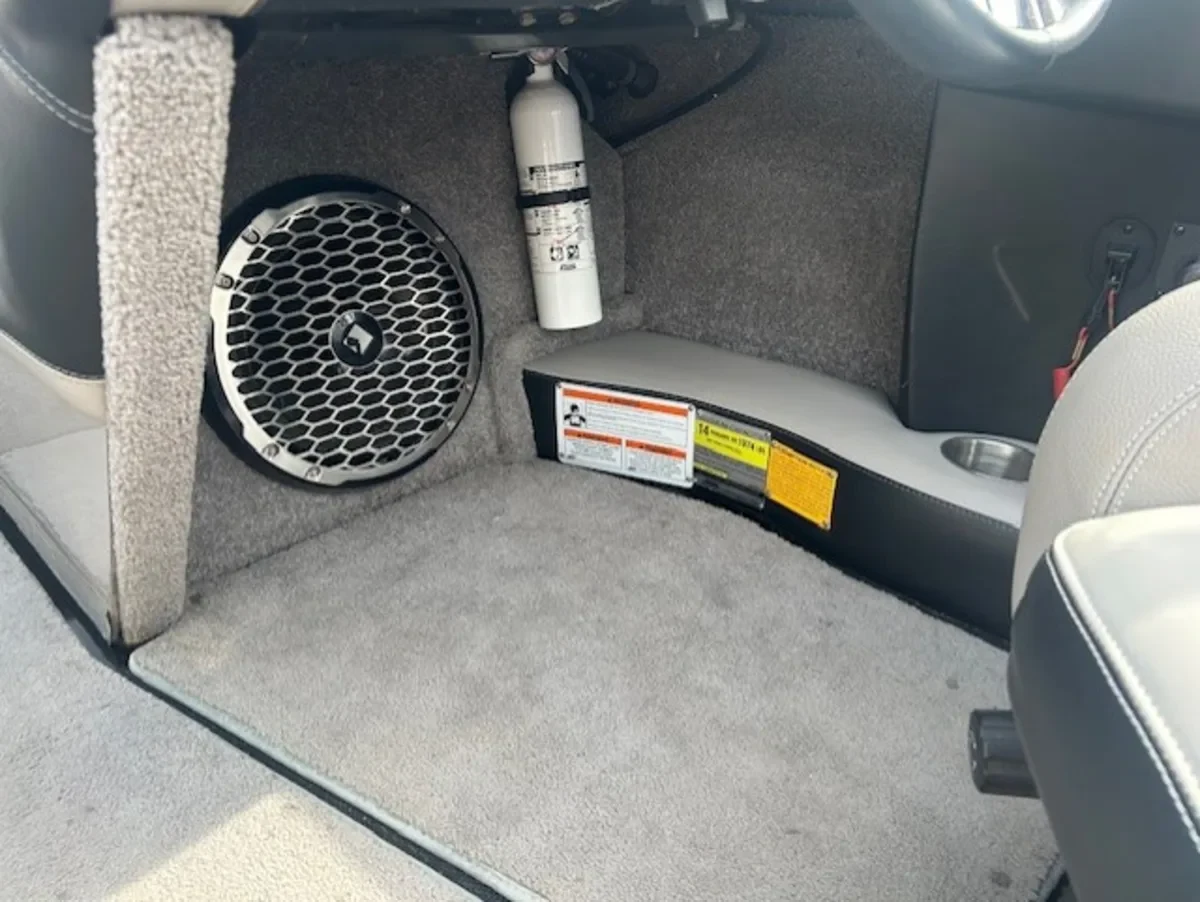 2012 Wakesetter VLX Malibu Boats for sale in Baxter Minnesota