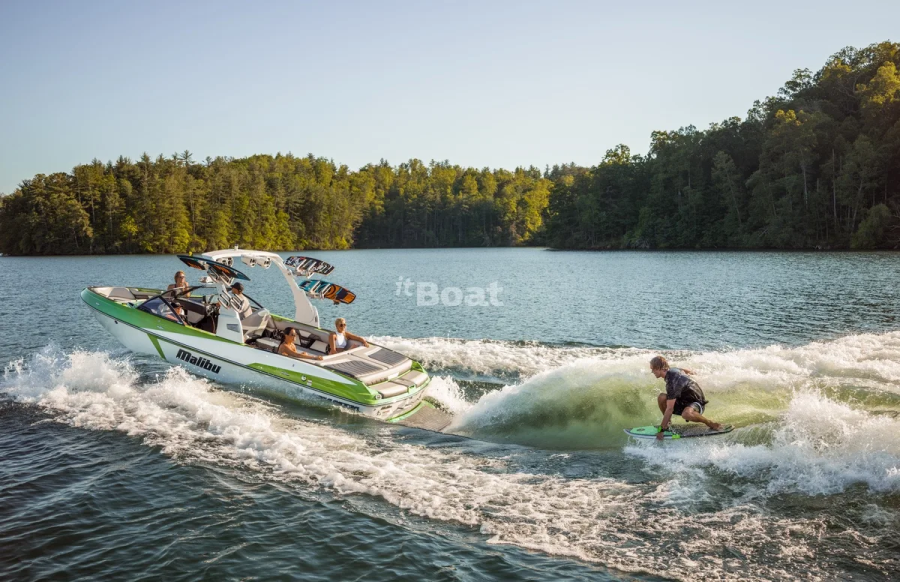 2018 Malibu Boats Wakesetter 25 LSV for sale in Laconia, New Hampshire