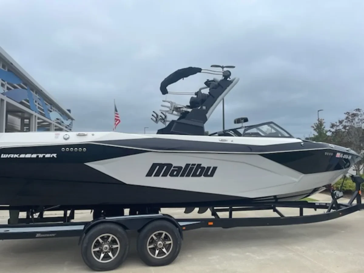2023 MALIBU 26LSV