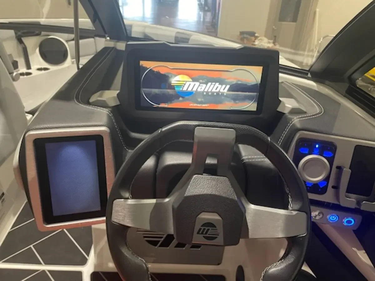 2023 MALIBU 26LSV