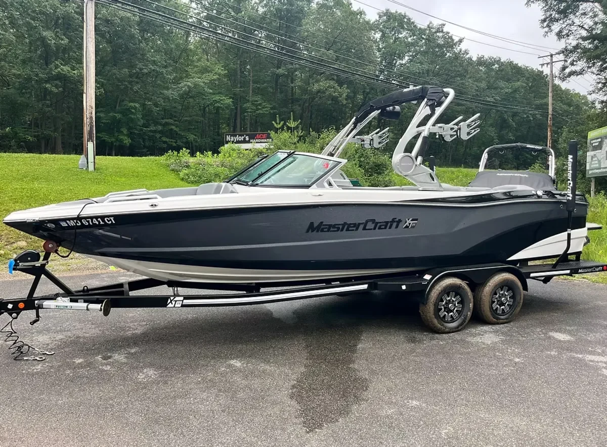 2019 Mastercraft XT25