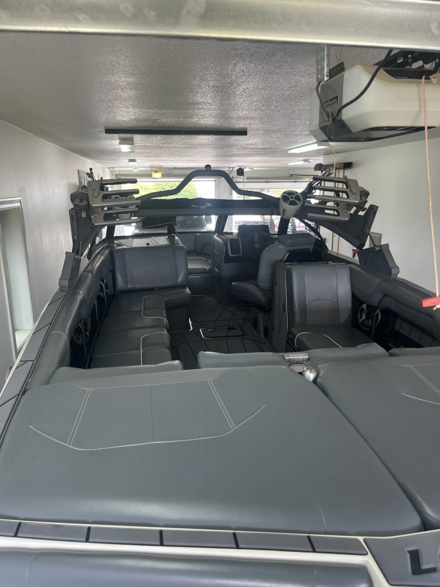 2021 Malibu Boats Wakesetter 25 LSV for sale in Tolono, Illinois