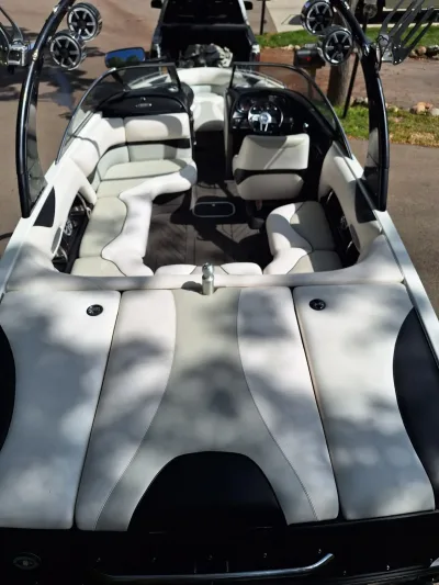 2006 Malibu Boats Wakesetter VLX for sale in Slinger, Wisconsin