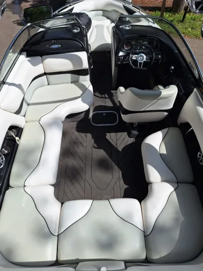 2006 Malibu Boats Wakesetter VLX for sale in Slinger, Wisconsin