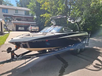 2006 Malibu Boats Wakesetter VLX for sale in Slinger, Wisconsin