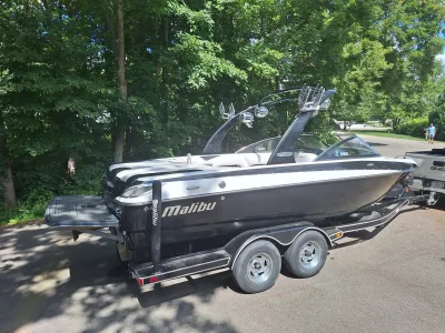 2006 Malibu Boats Wakesetter VLX for sale in Slinger, Wisconsin