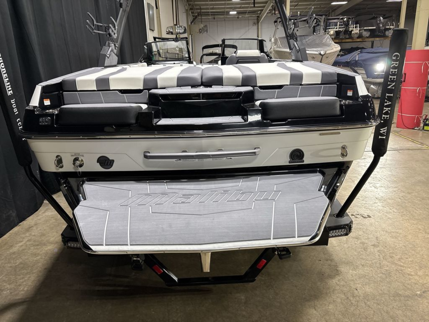 2026 Malibu Boats 21 LX