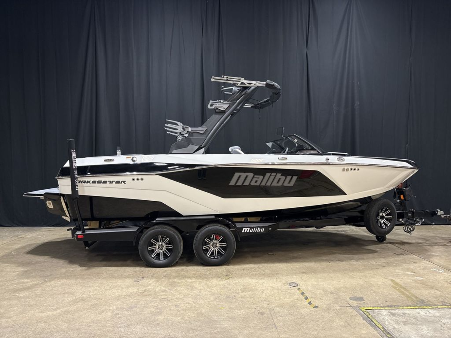 2026 Malibu Boats 21 LX