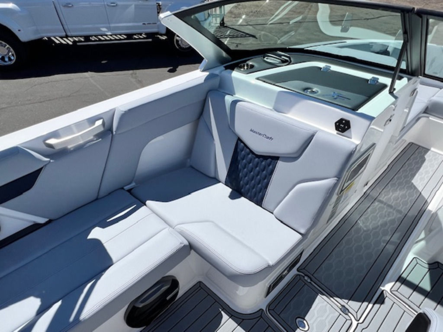 2026 Mastercraft XT22