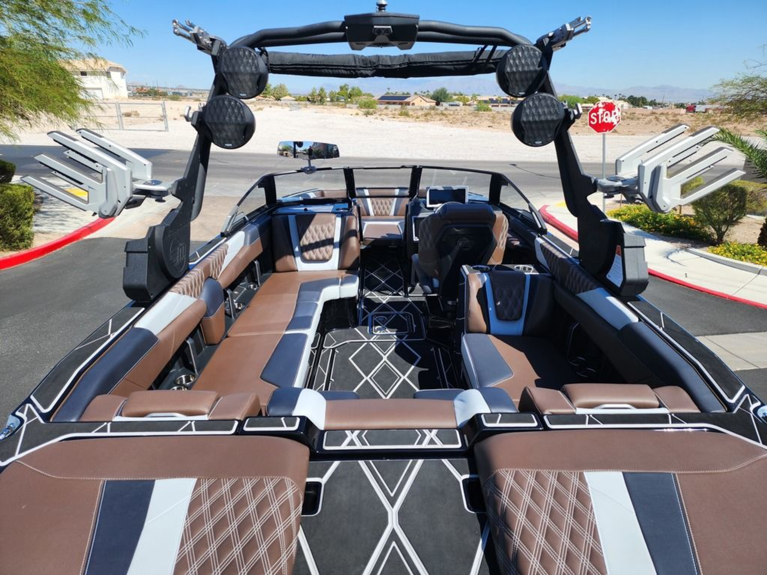 2024 Malibu Boats M242