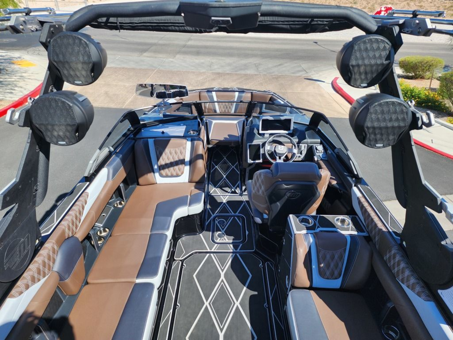 2024 Malibu Boats M242