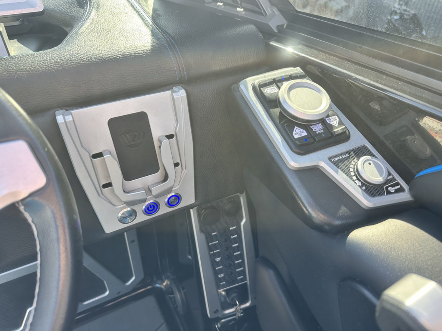 2020 Malibu Boats M240