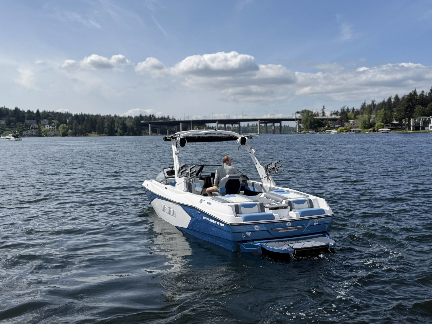2025 Malibu 23 LSV