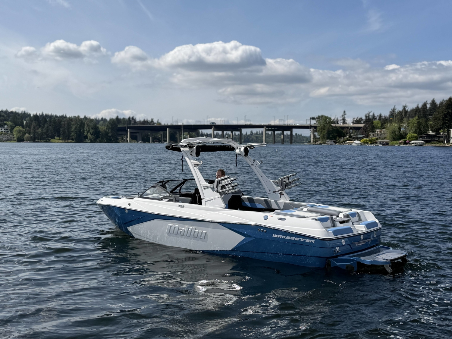 2025 Malibu 23 LSV