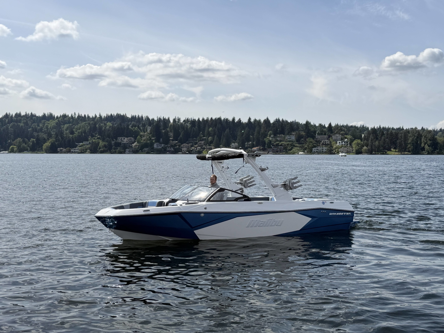 2025 Malibu 23 LSV