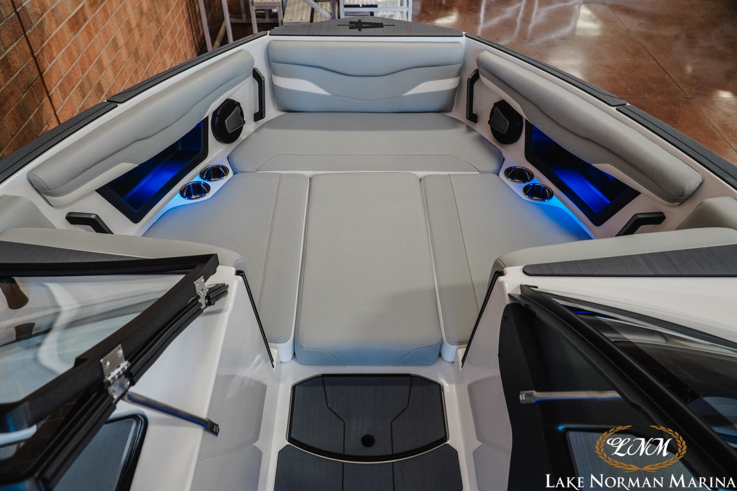 2026 Axis T220