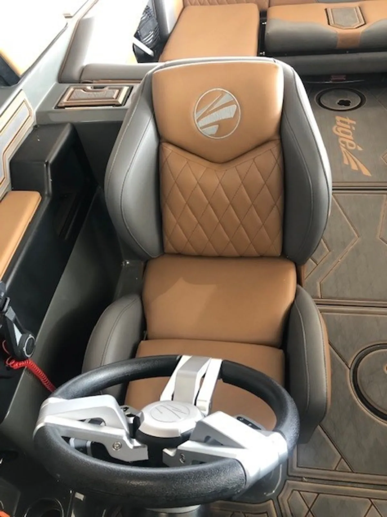 2023 Z5 Rare Ghosted Boat