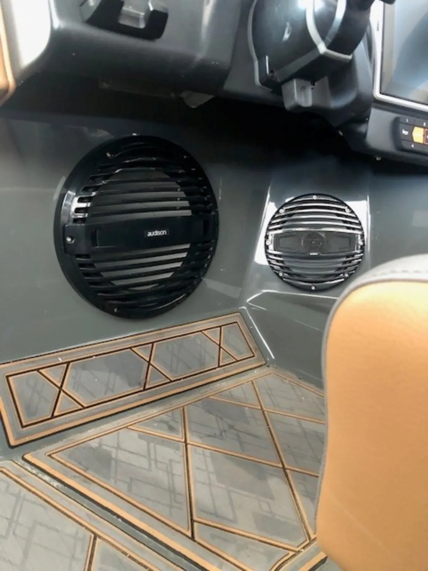 2023 Z5 Rare Ghosted Boat