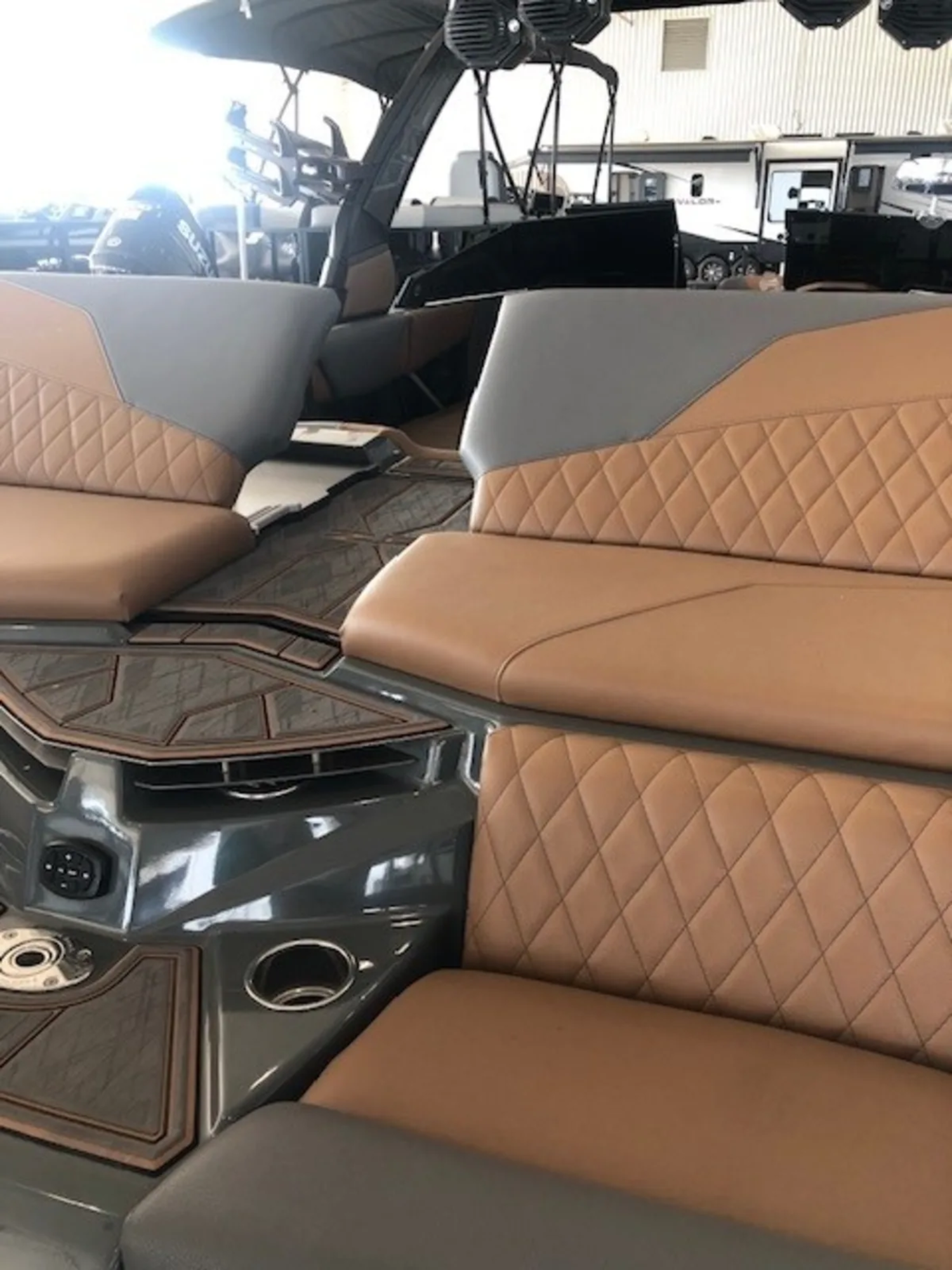 2023 Z5 Rare Ghosted Boat