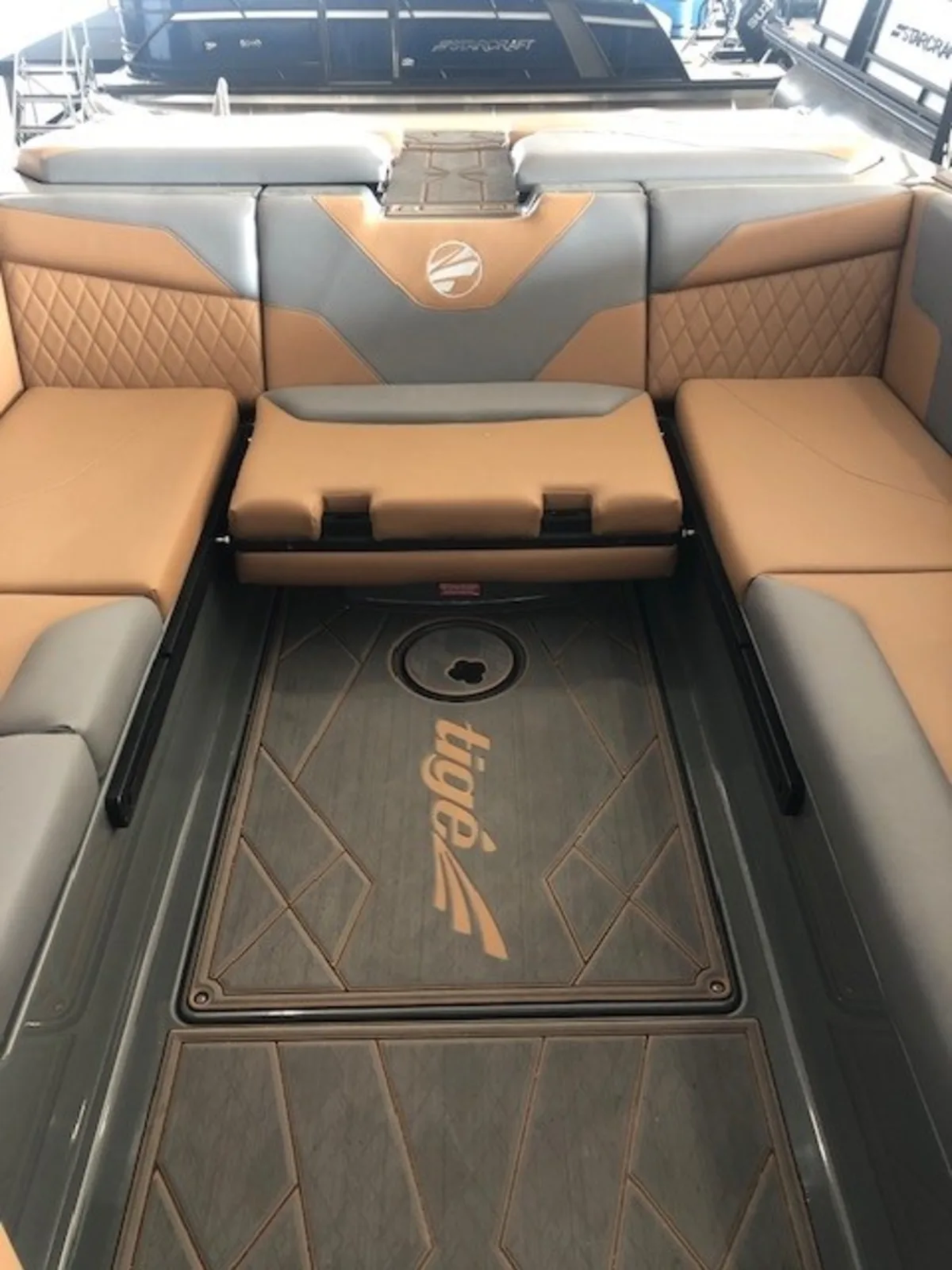 2023 Z5 Rare Ghosted Boat