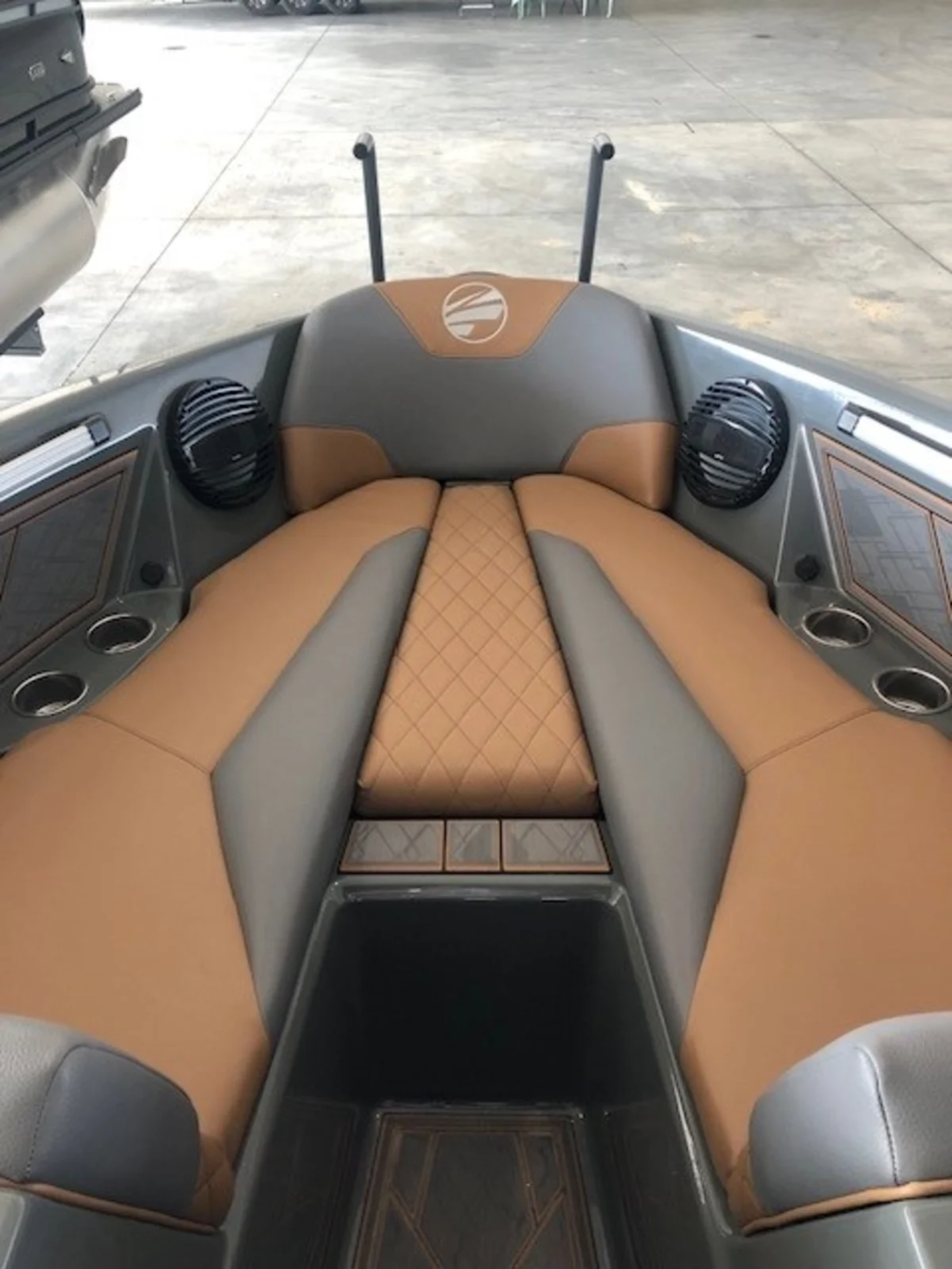 2023 Z5 Rare Ghosted Boat