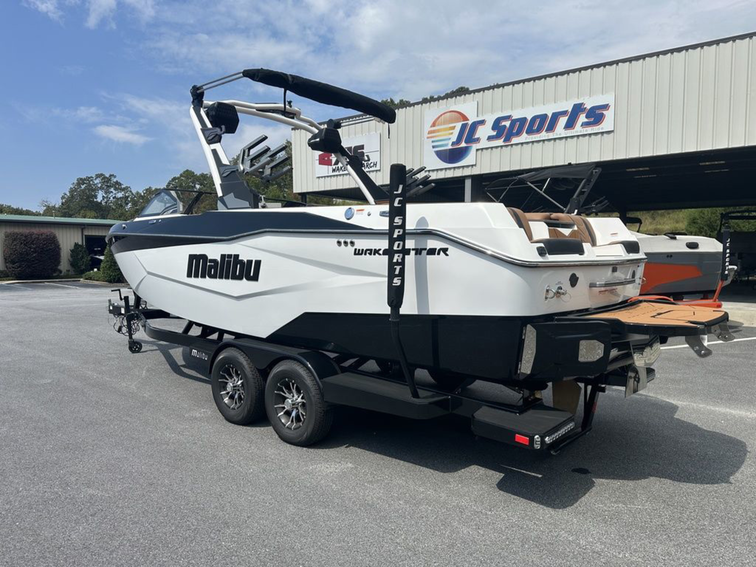 2026 Malibu Boats 25 LSV