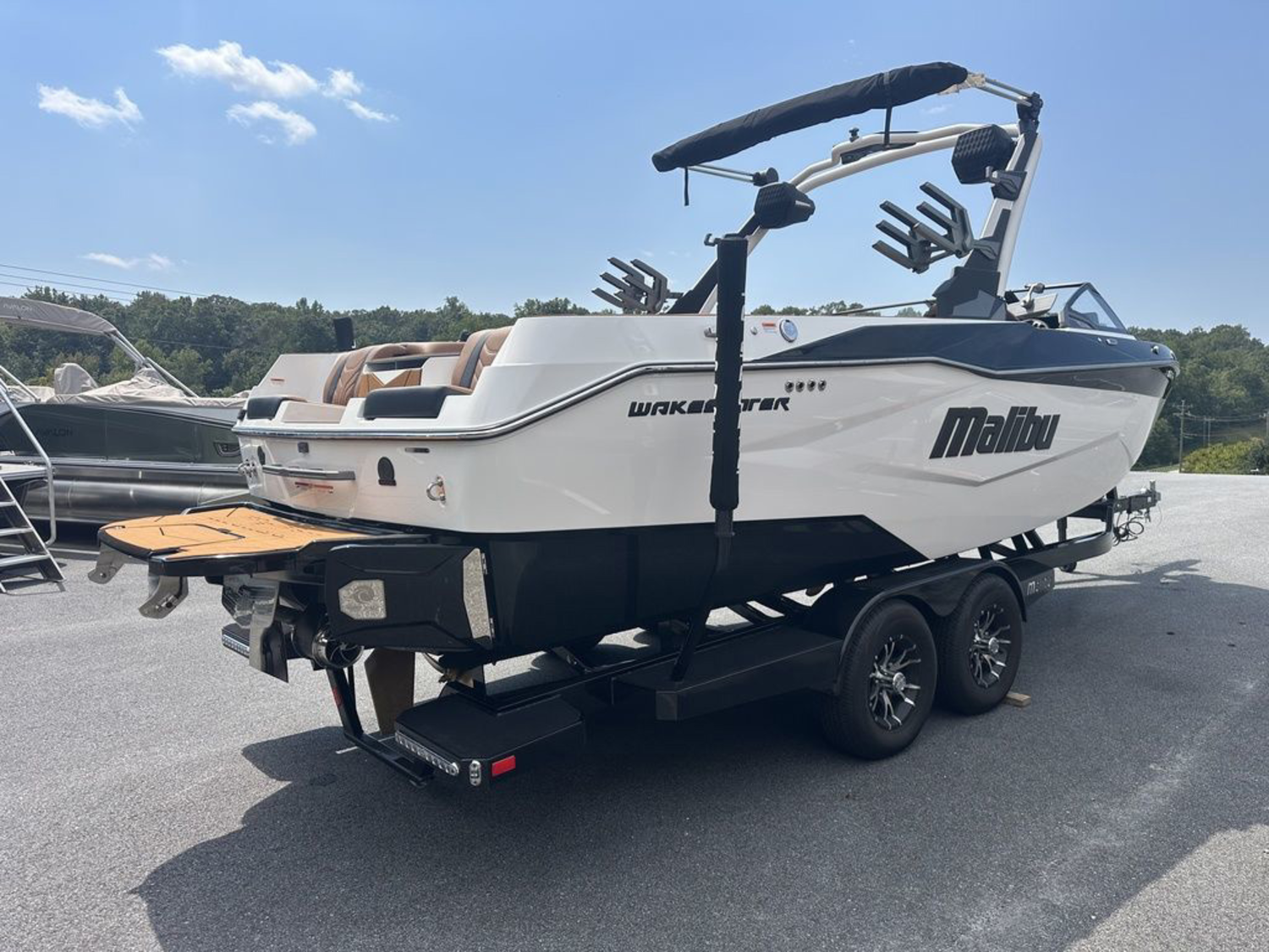 2026 Malibu Boats 25 LSV