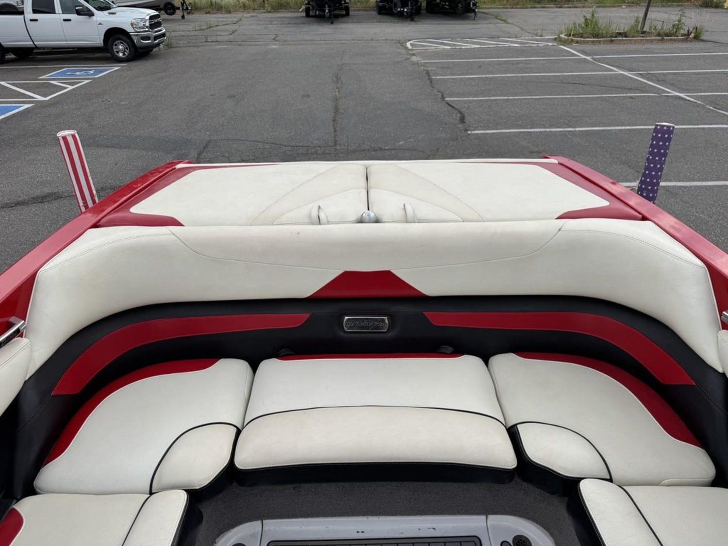 2015 Malibu Boats 23 LSV