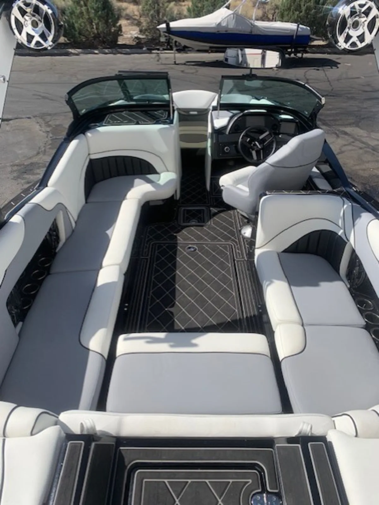 2025 MB Sports B52 23’ Alpha