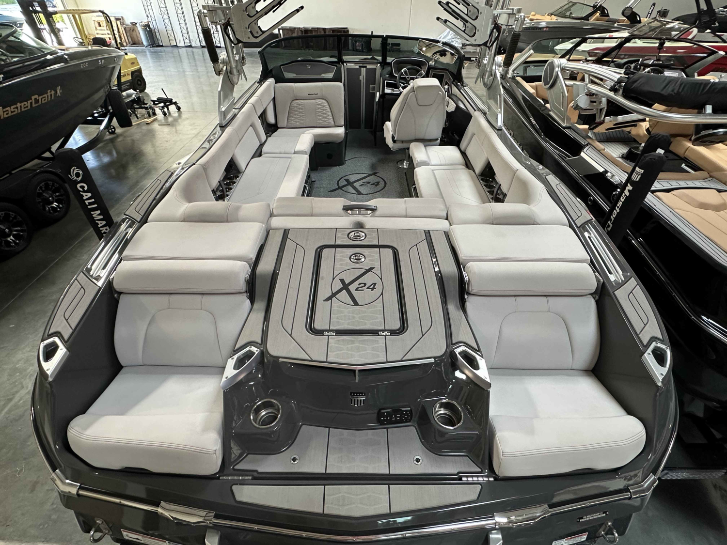 2021 MasterCraft X24
