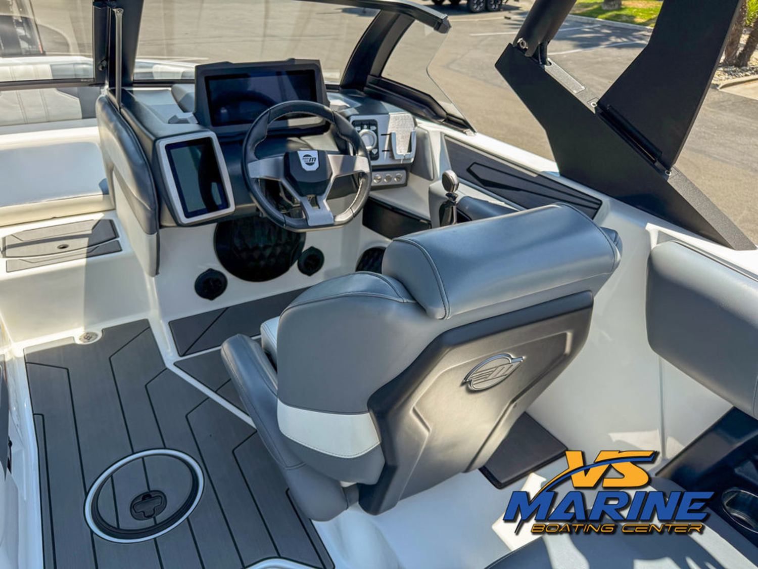 2022 Malibu Boats 21 LX