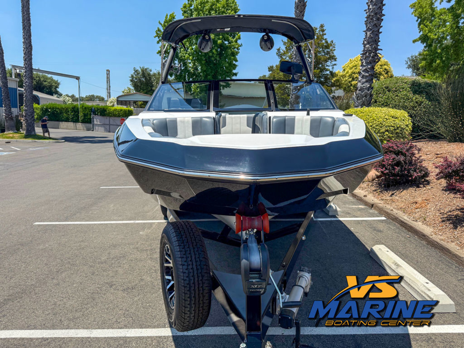 2022 Malibu Boats 21 LX