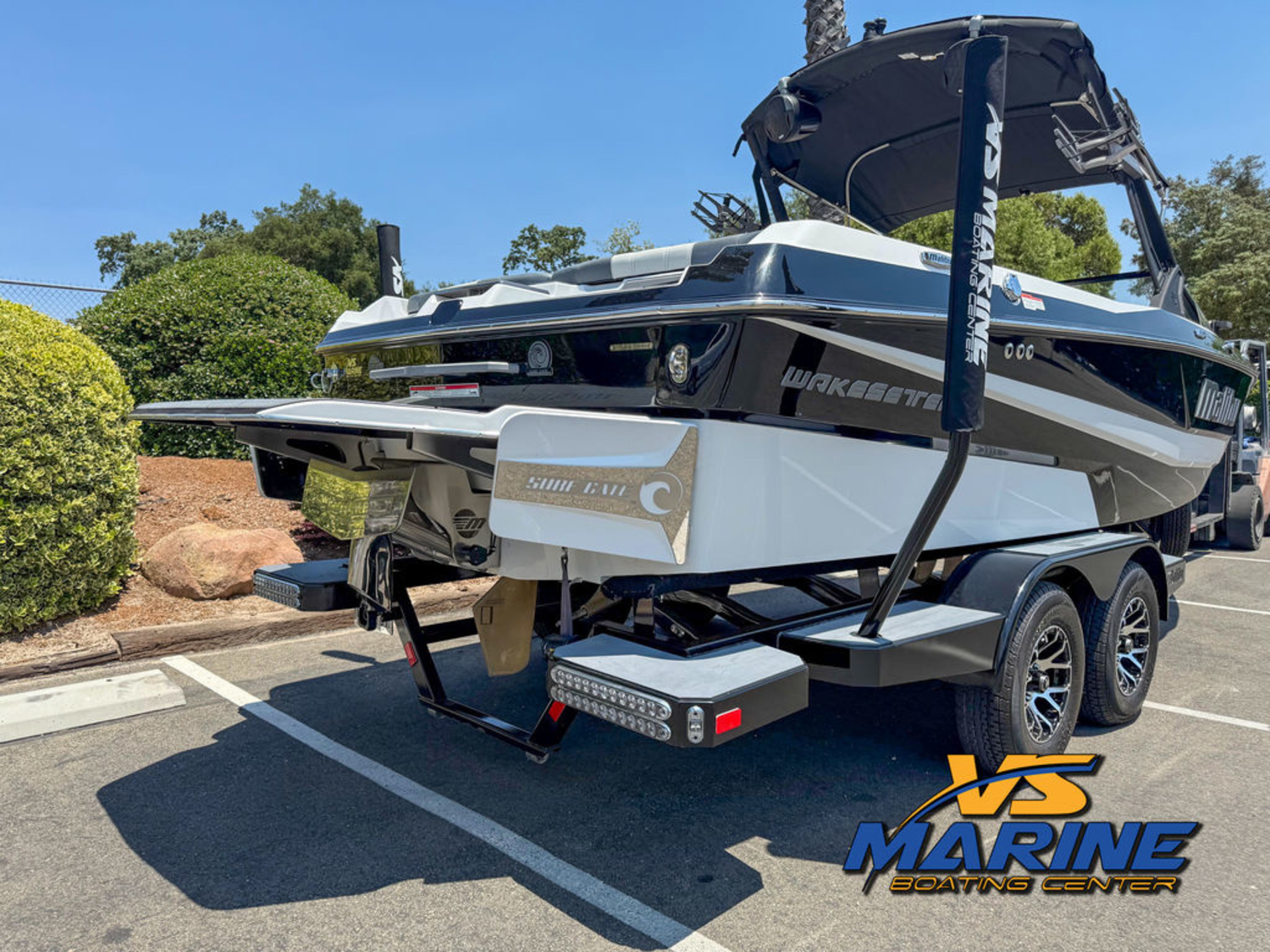 2022 Malibu Boats 21 LX