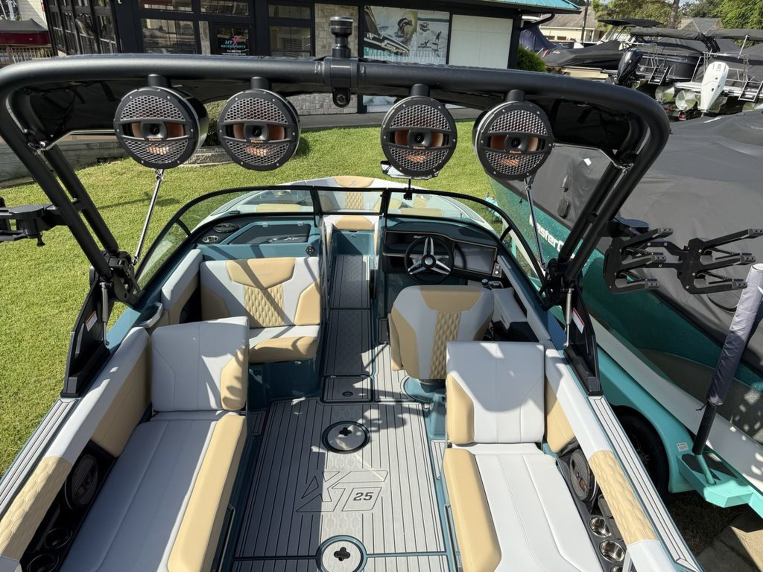2025 Mastercraft XT25