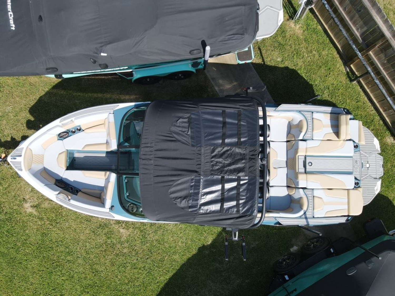 2025 Mastercraft XT25