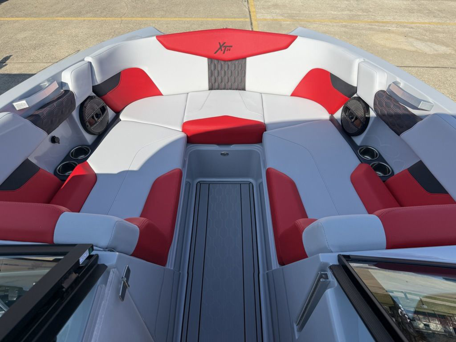 2024 Mastercraft XT24