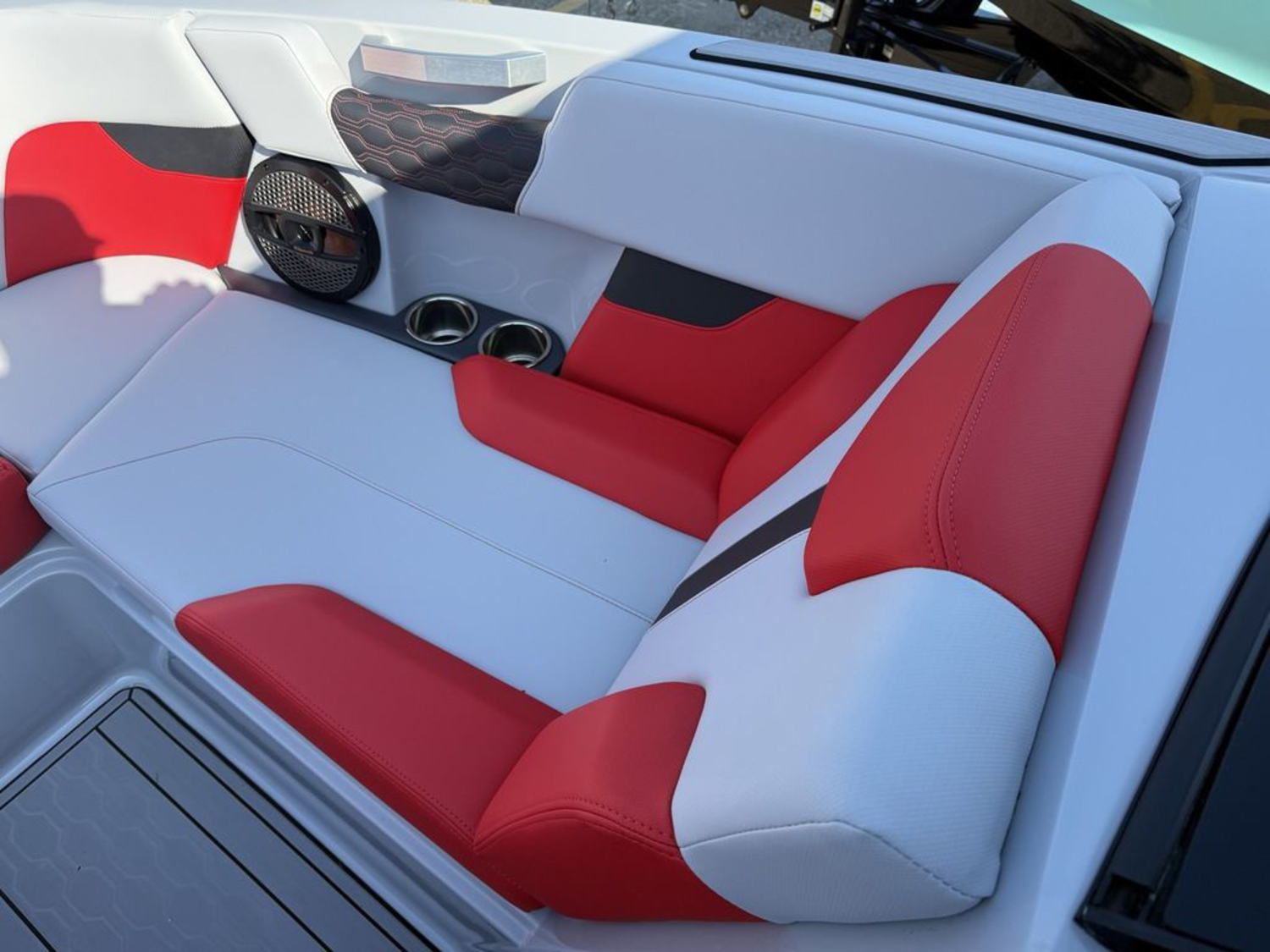 2024 Mastercraft XT24
