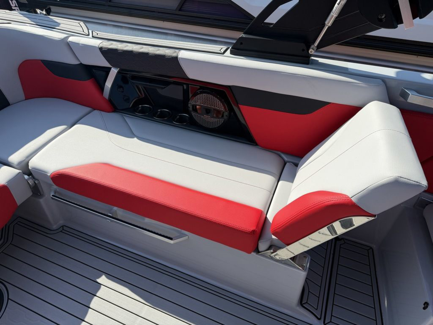 2024 Mastercraft XT24