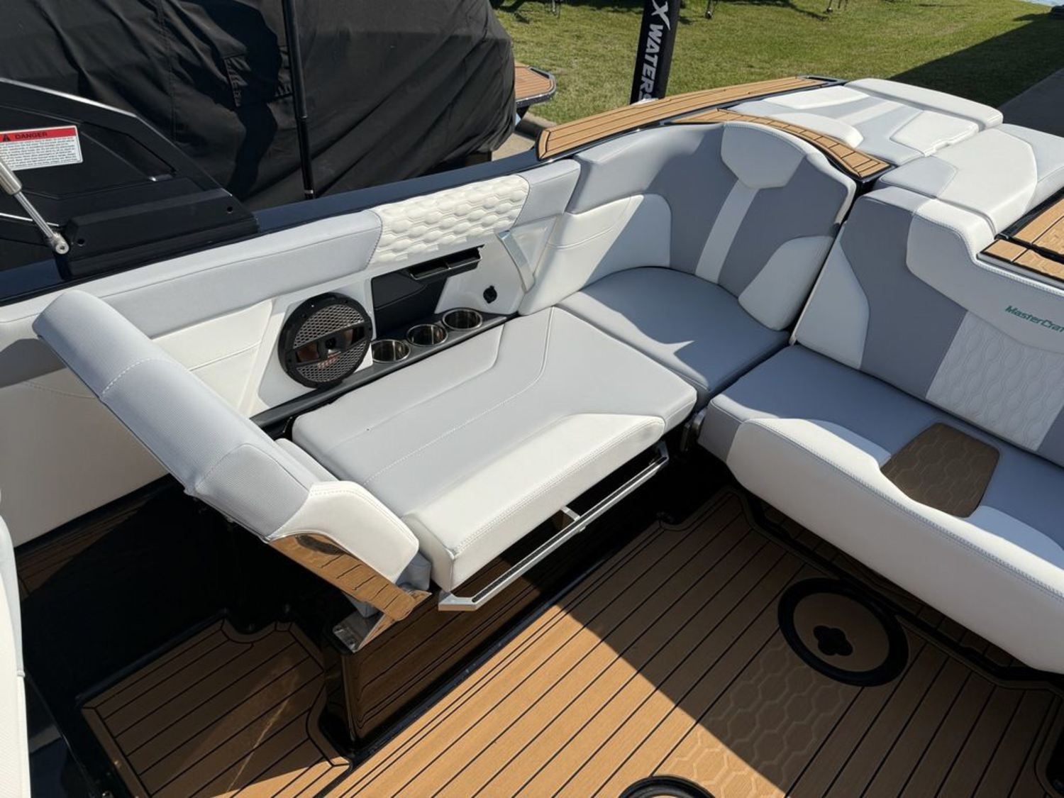 2024 Mastercraft XT24