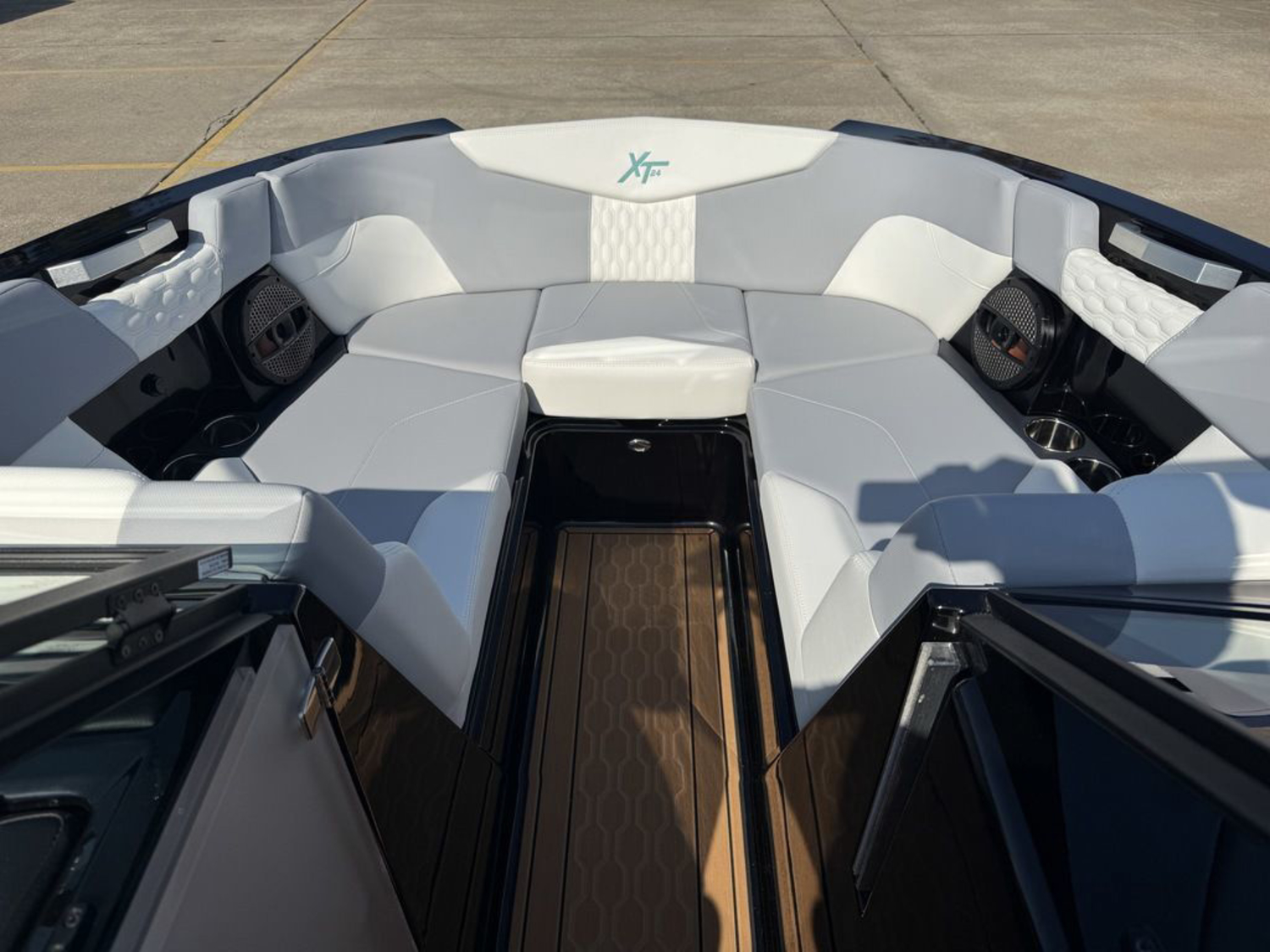 2024 Mastercraft XT24