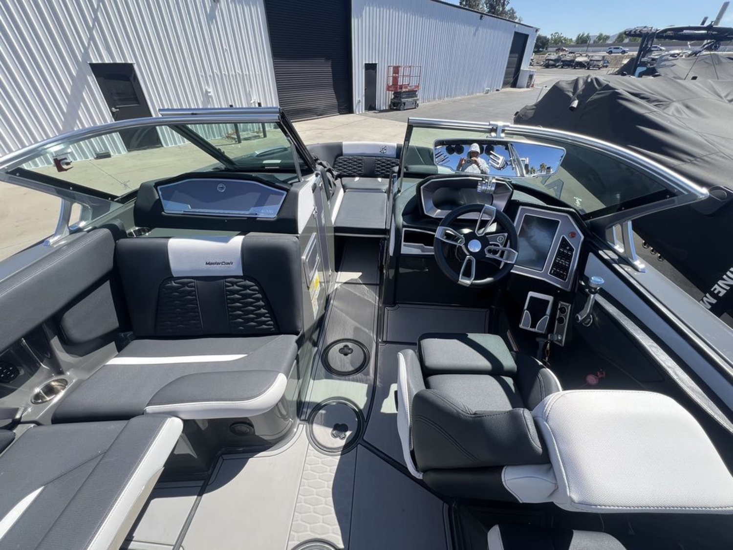 2021 Mastercraft X24