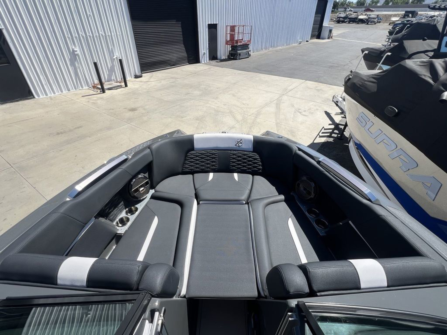 2021 Mastercraft X24